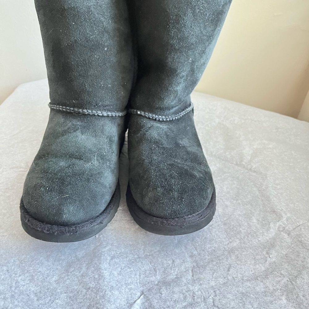 Uggs black boots